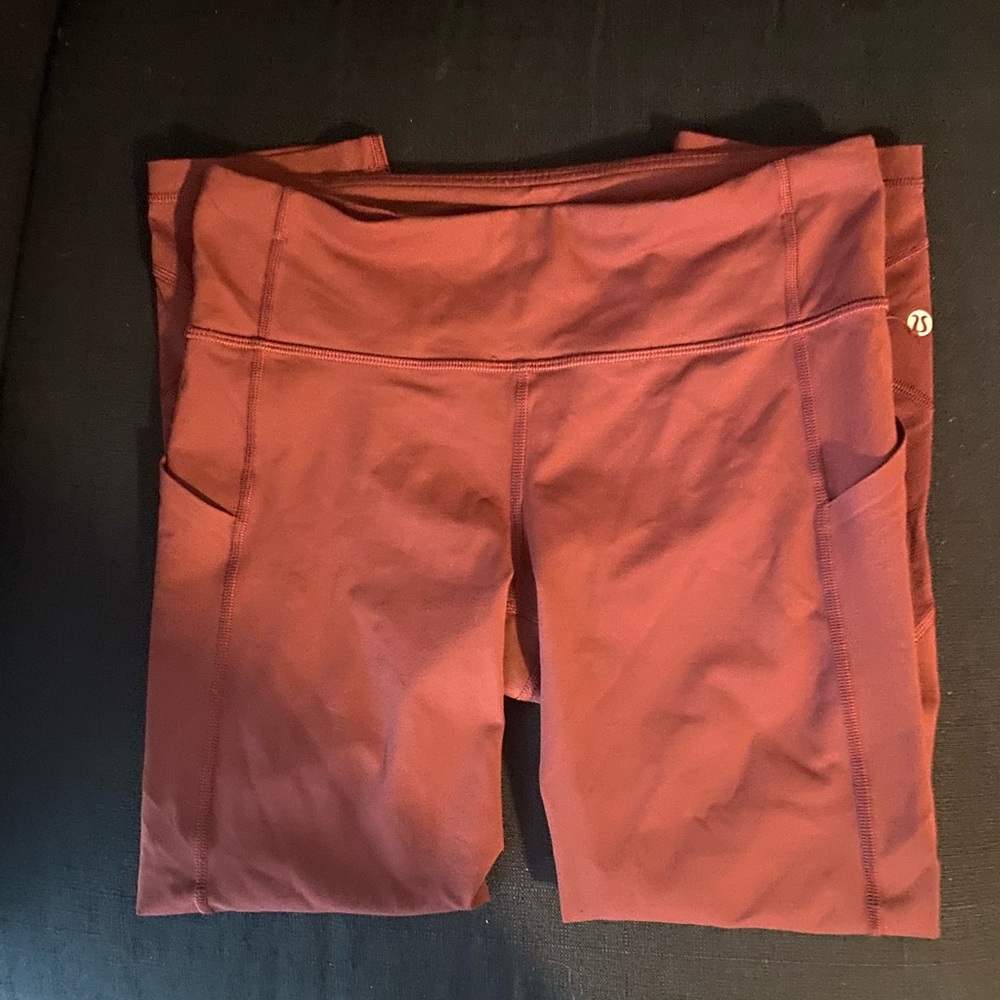 Lululemon Marron/Burgundy 3/4 leggings